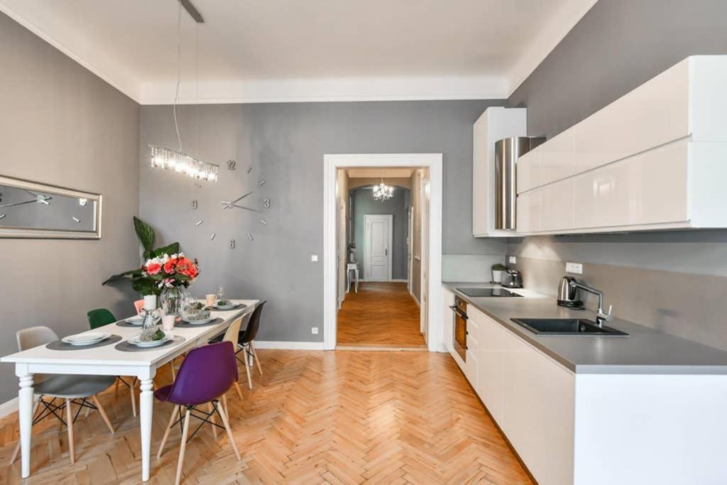 Cityscape Wenceslas Square Apartment Prague Ngoại thất bức ảnh
